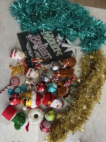 Job lot christmas decorations - lot,